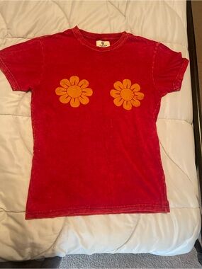 Revice denim Red Daisy Graphic Tee - Orange Flower Print